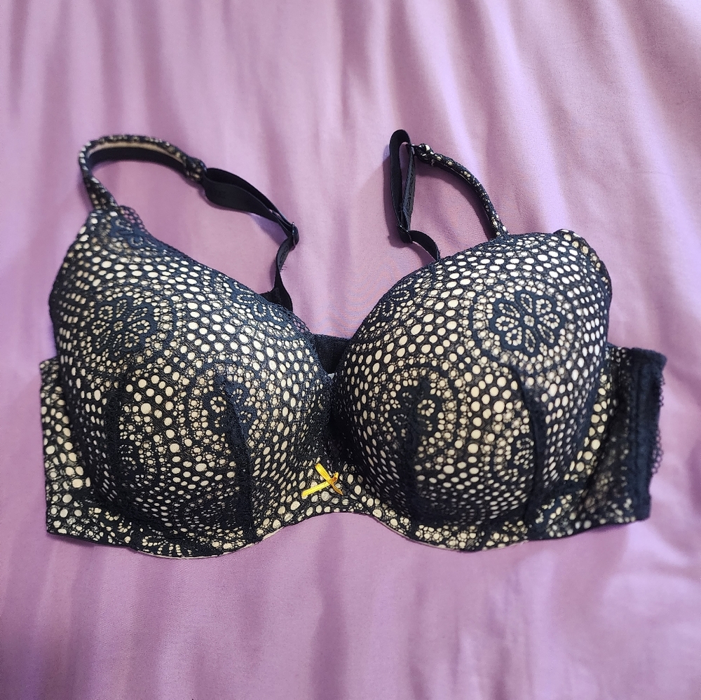 Unworn cacique bra